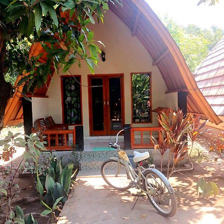 Florine'S Garden Hotel Gili Air Exterior photo