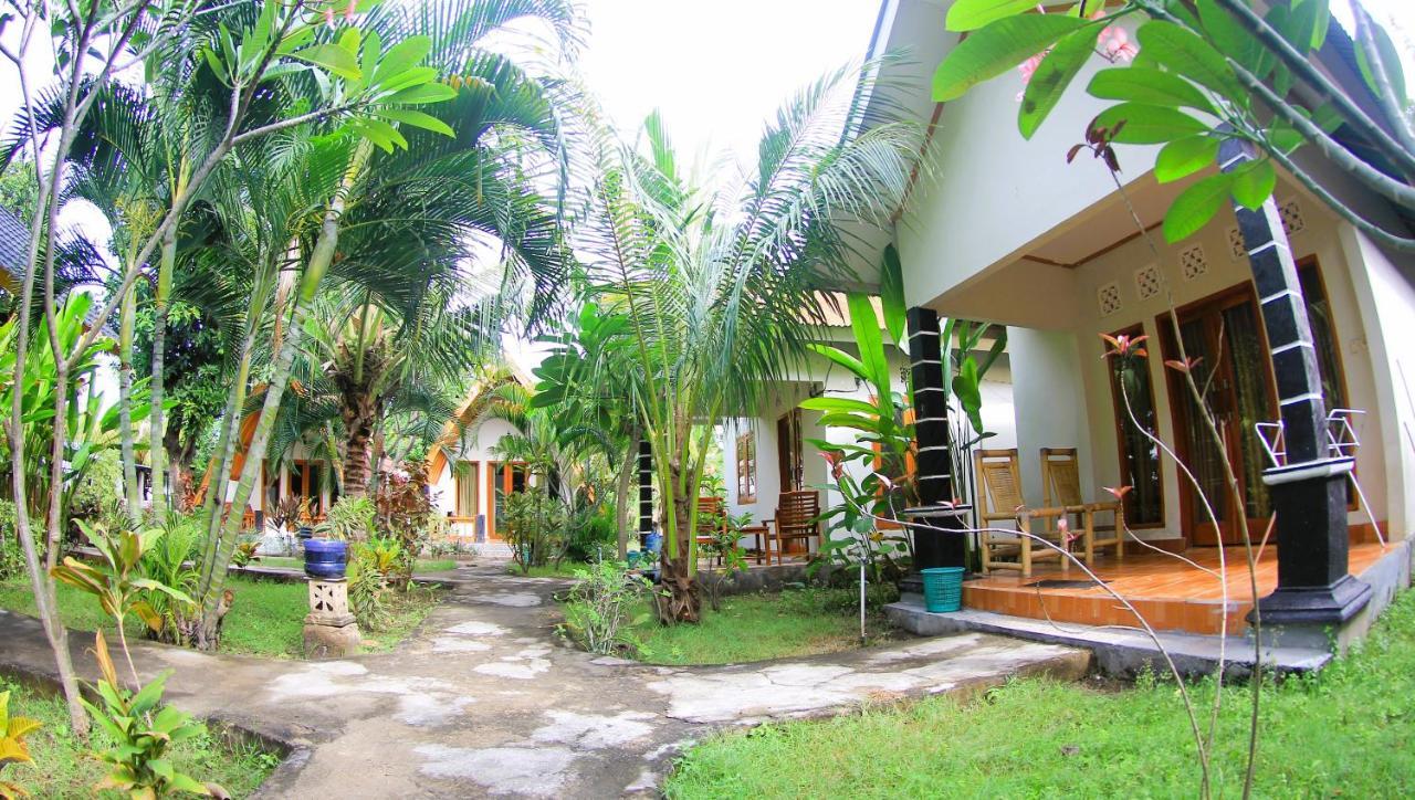 Florine'S Garden Hotel Gili Air Exterior photo