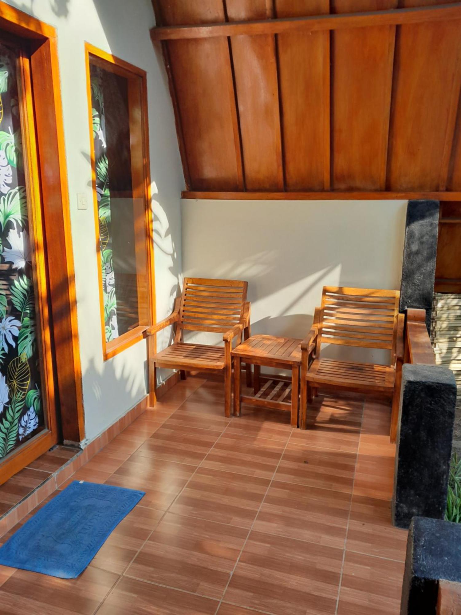 Florine'S Garden Hotel Gili Air Room photo