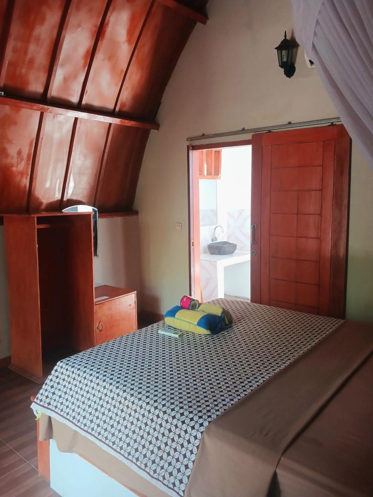 Florine'S Garden Hotel Gili Air Exterior photo
